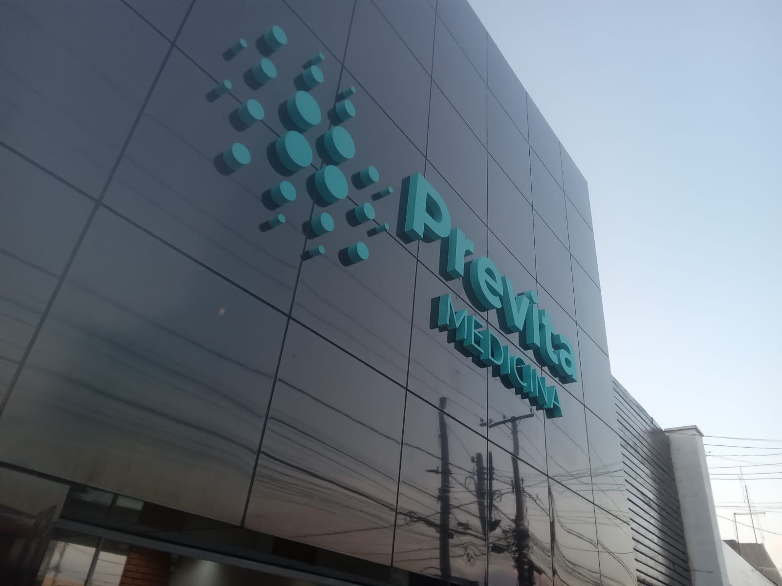Fachada em ACM - Previta Medicina